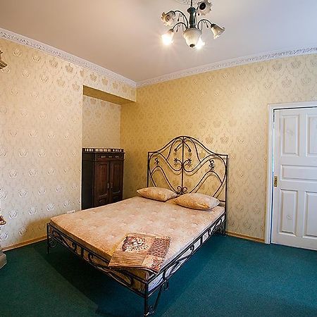 Historic Apartment Near Rynor Square ลวีฟ ภายนอก รูปภาพ
